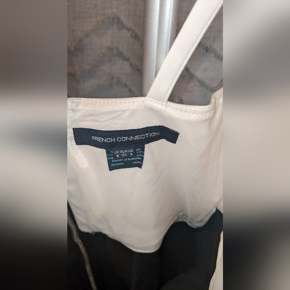 French Connection Size 4 Black And White Dress With Eye Shape Cut Out - Picture 3 of 3